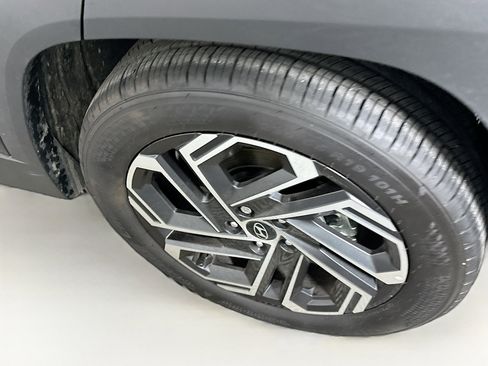 Used 2025 Hyundai Tucson Limited image 11