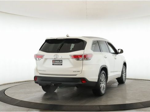 Used 2016 Toyota Highlander XLE image 7