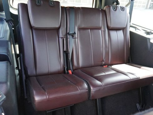 Used 2015 Ford Expedition EL Platinum RWD image 16