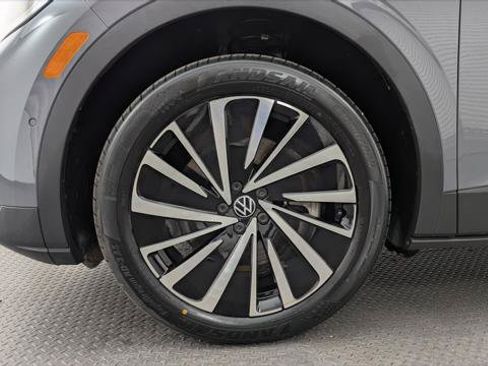 Used 2023 Volkswagen ID.4 Pro S Plus AWD/4WD image 29