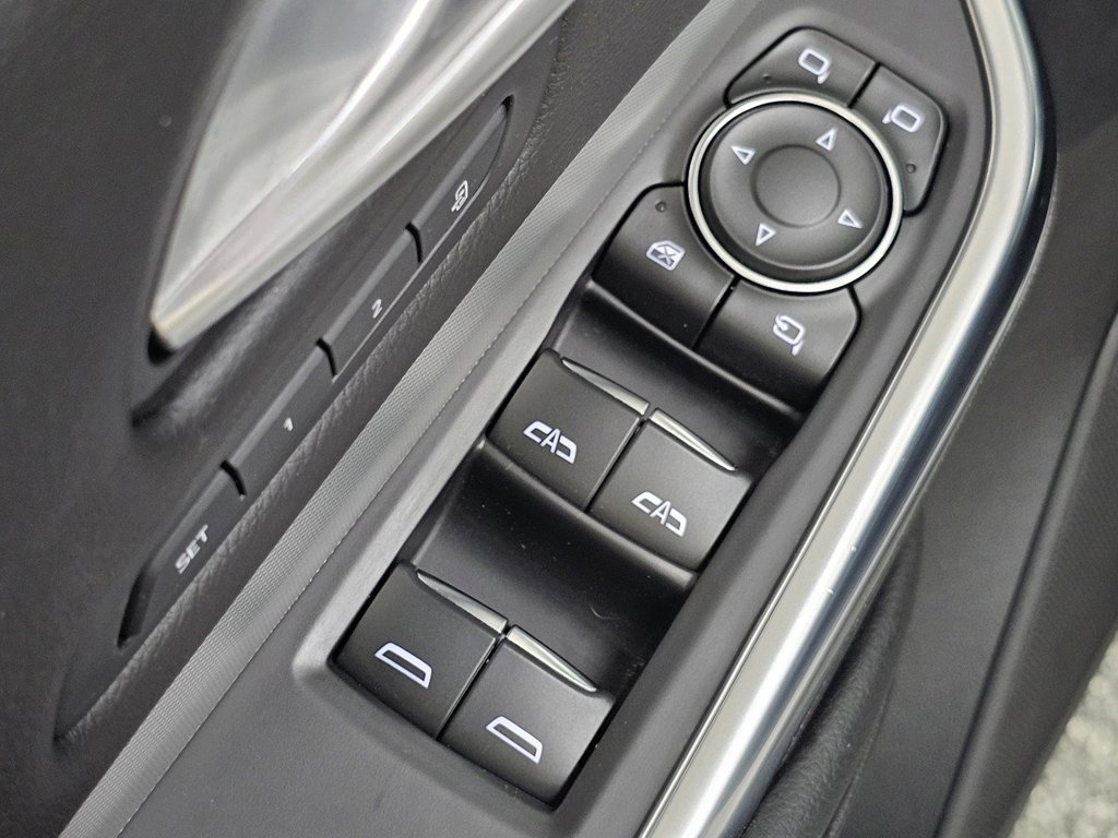 Used 2023 Cadillac XT4 Premium Luxury w/ Technology Package AWD/4WD image 38