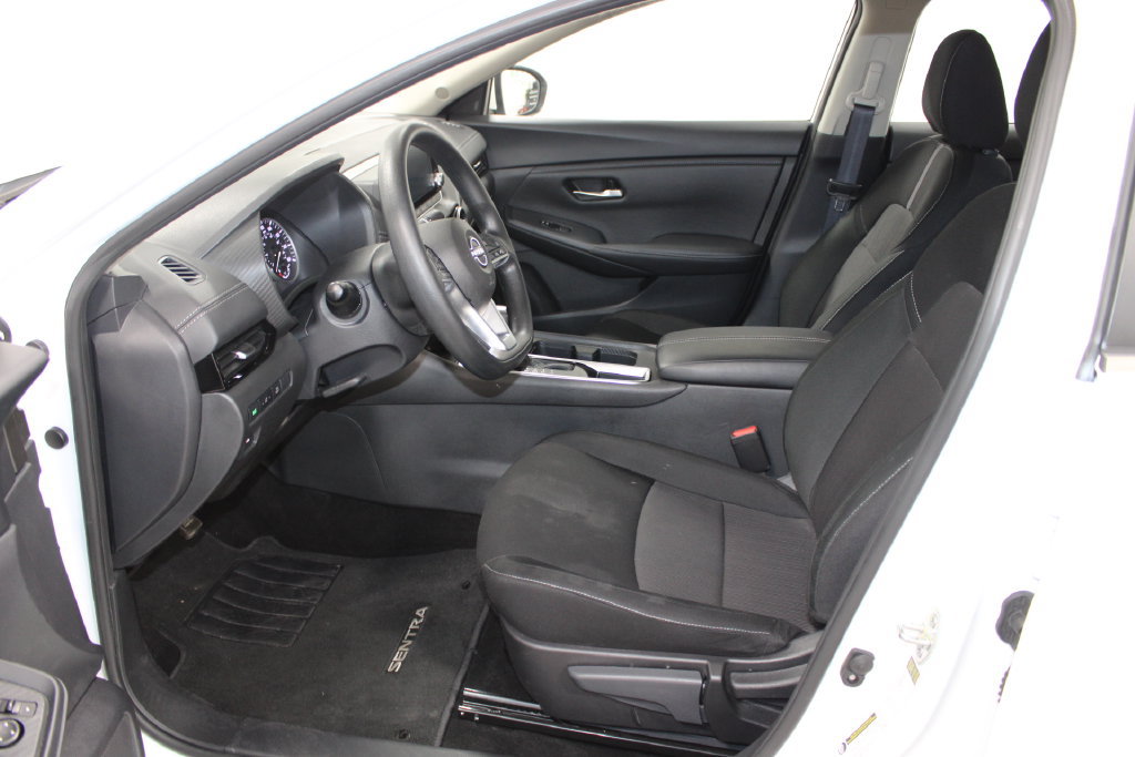Used 2025 Nissan Sentra SV FWD image 19