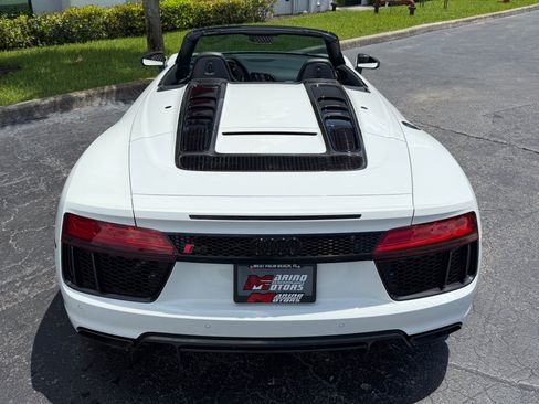 Used 2017 Audi R8 V10 w/ Carbon Exterior Package AWD/4WD image 21