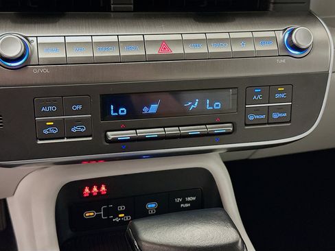 Used 2025 Hyundai Kona SEL AWD/4WD image 23
