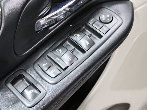 Used 2017 Dodge Grand Caravan SE w/ Power Window Group FWD image 6