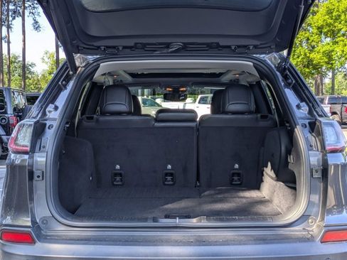 Used 2021 Jeep Cherokee Limited w/ Elite Package AWD/4WD image 6