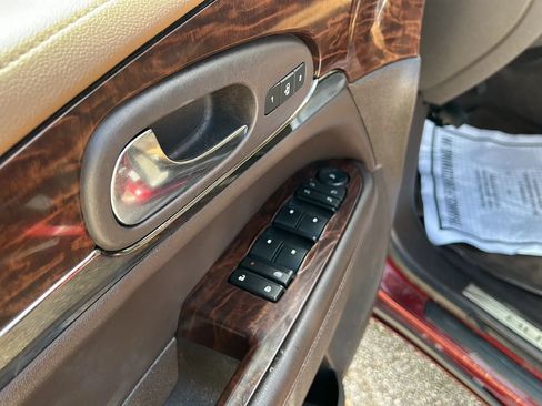 Used 2017 Buick Enclave Premium FWD image 18