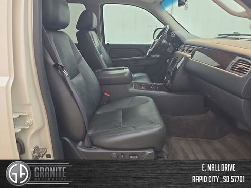 Used 2011 GMC Yukon Denali AWD/4WD image 38