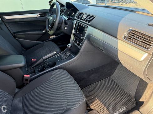 Used 2018 Volkswagen Passat 2.0T S FWD image 7