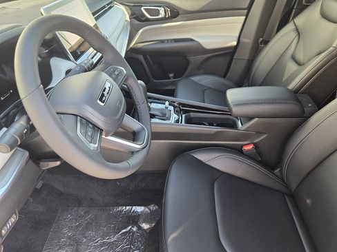 New 2026 Jeep Compass Limited w/ Sun, Sound & Navigation Group image 11