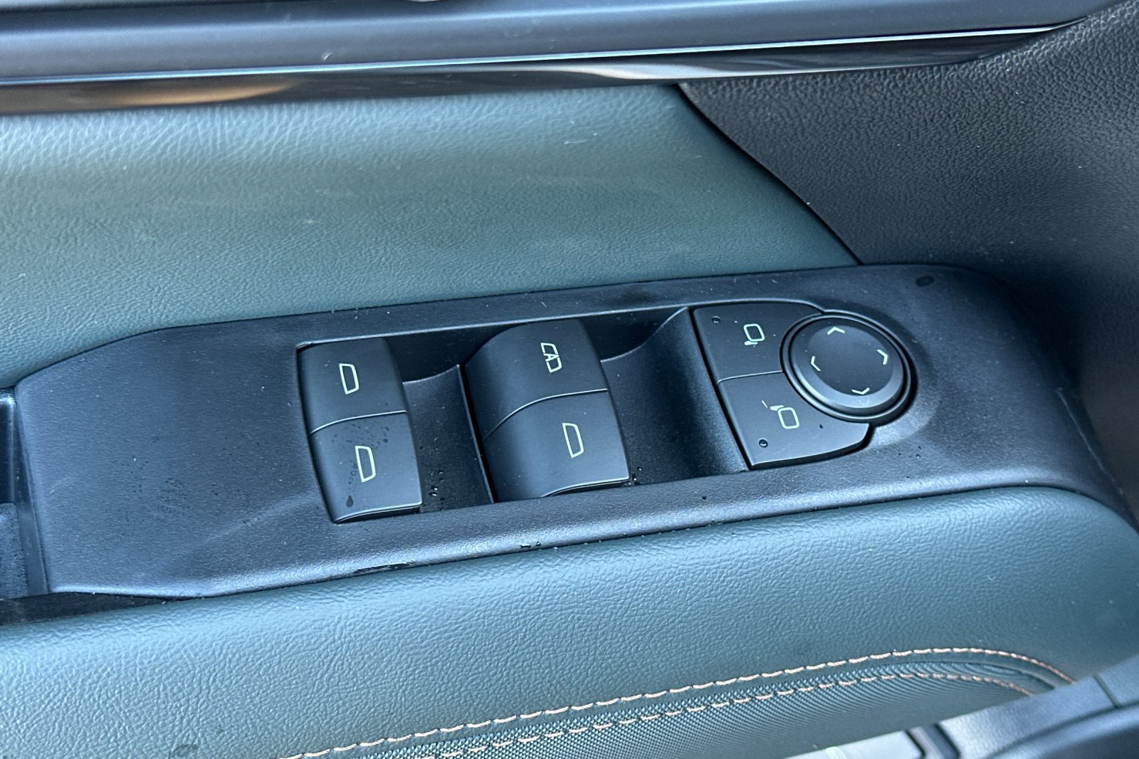 New 2026 GMC Terrain AT4 w/ Convenience Package III AWD/4WD image 11