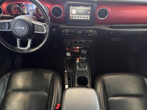 Used 2021 Jeep Wrangler Unlimited Rubicon w/ Cold Weather Group AWD/4WD image 14