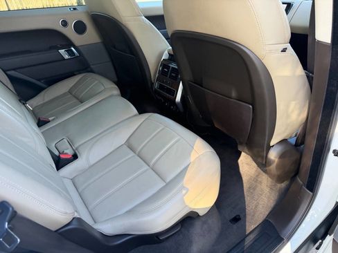 Used 2018 Land Rover Range Rover Sport SE image 18