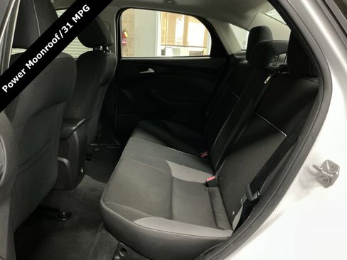 Used 2014 Ford Focus SE image 16