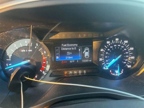 Used 2015 Ford Fusion SE FWD image 8