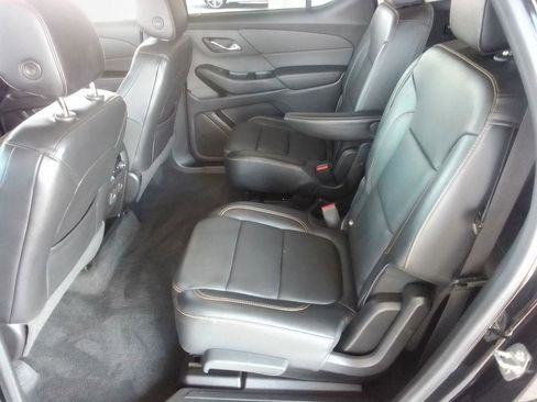 Used 2019 Chevrolet Traverse LT w/ LT Premium Package AWD/4WD image 16