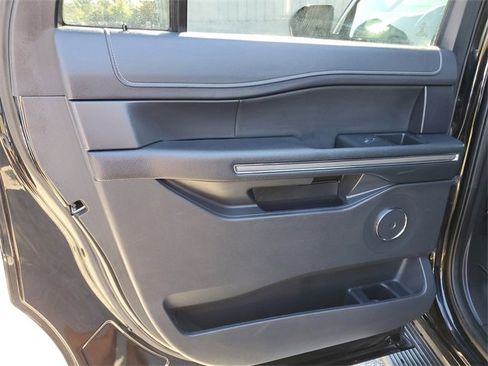 Used 2024 Ford Expedition Max XLT image 14