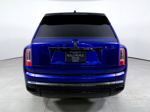 Used 2021 Rolls-Royce Cullinan Black Badge image 9