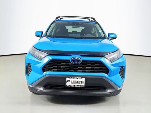 Used 2021 Toyota RAV4 LE AWD/4WD image 2