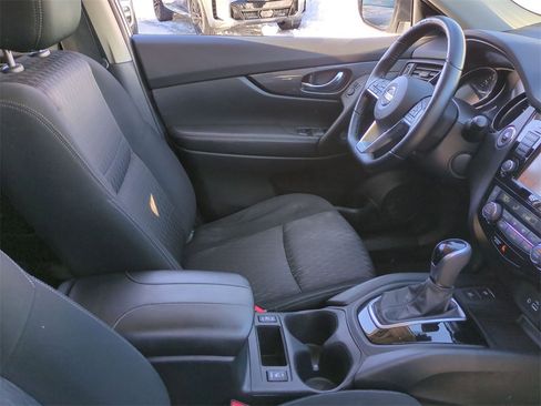 Used 2020 Nissan Rogue SV w/ Sun & Sound Touring Package image 37