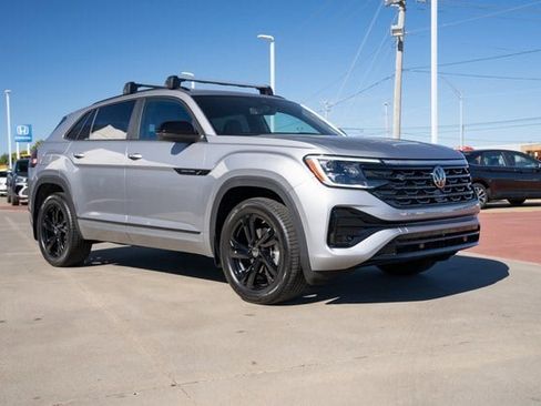 New 2026 Volkswagen Atlas Cross Sport SEL R-Line image 8