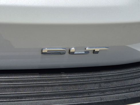 Used 2021 GMC Yukon SLT w/ SLT Premium Package RWD image 10