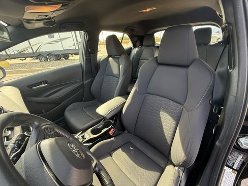 Used 2022 Toyota Corolla Hatchback image 12