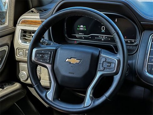 Used 2024 Chevrolet Suburban Premier image 31