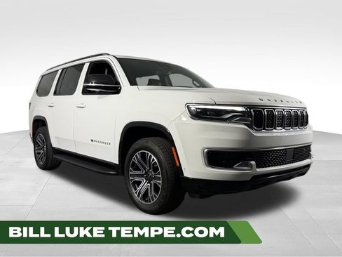 Used 2025 Jeep Wagoneer 4WD image 1