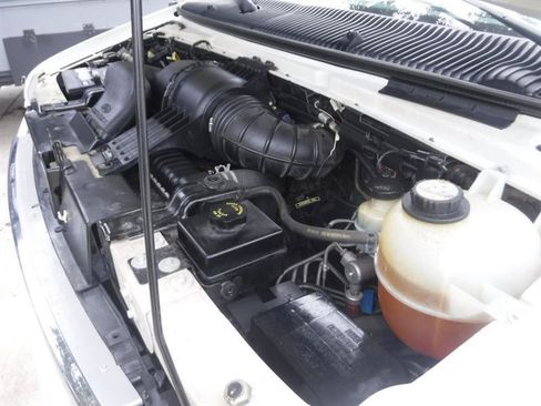 Used 2000 Ford E-150 and Econoline 150 RWD image 23
