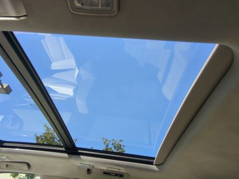 Used 2021 Cadillac Escalade Sport Platinum w/ LPO, ONYX Package image 21