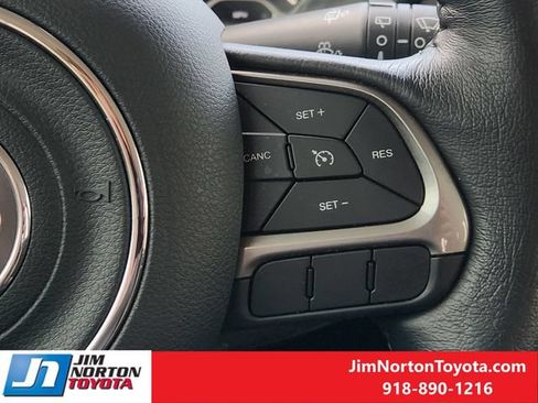 Used 2022 Jeep Renegade Latitude w/ Convenience Group AWD/4WD image 29