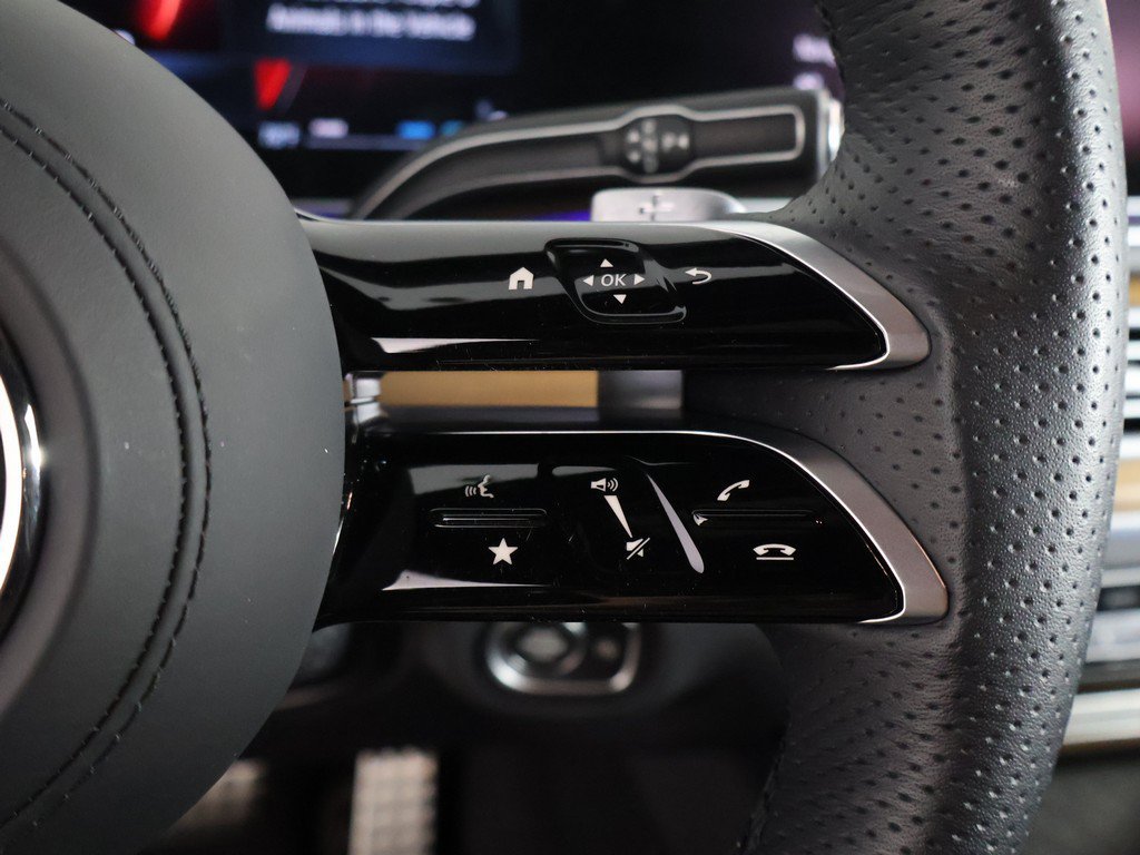 Used 2025 Mercedes-Benz GLS 450 4MATIC w/ AMG Line Exterior image 49