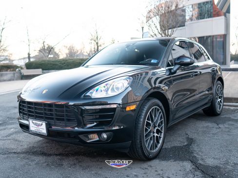 Used 2018 Porsche Macan Sport Edition image 3