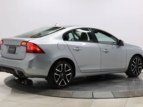 Used 2018 Volvo S60 T5 Dynamic w/ Vision Package image 4