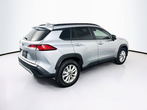 Used 2024 Toyota Corolla Cross LE image 9