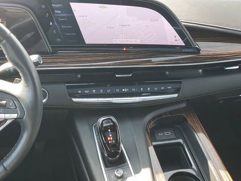 Certified 2023 Cadillac Escalade Premium Luxury w/ Performance Package AWD/4WD image 29