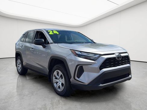 Used 2024 Toyota RAV4 LE AWD/4WD image 34