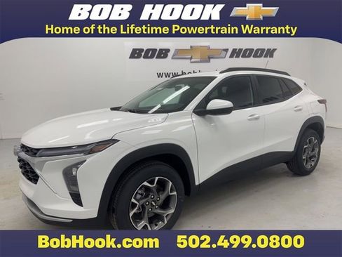 Used 2026 Chevrolet Trax LT w/ Driver Confidence Package FWD image 1