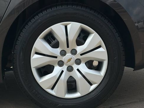 Used 2014 Chevrolet Cruze LS FWD image 28