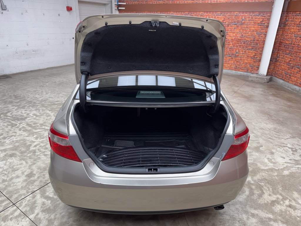 Used 2015 Toyota Camry LE FWD image 26