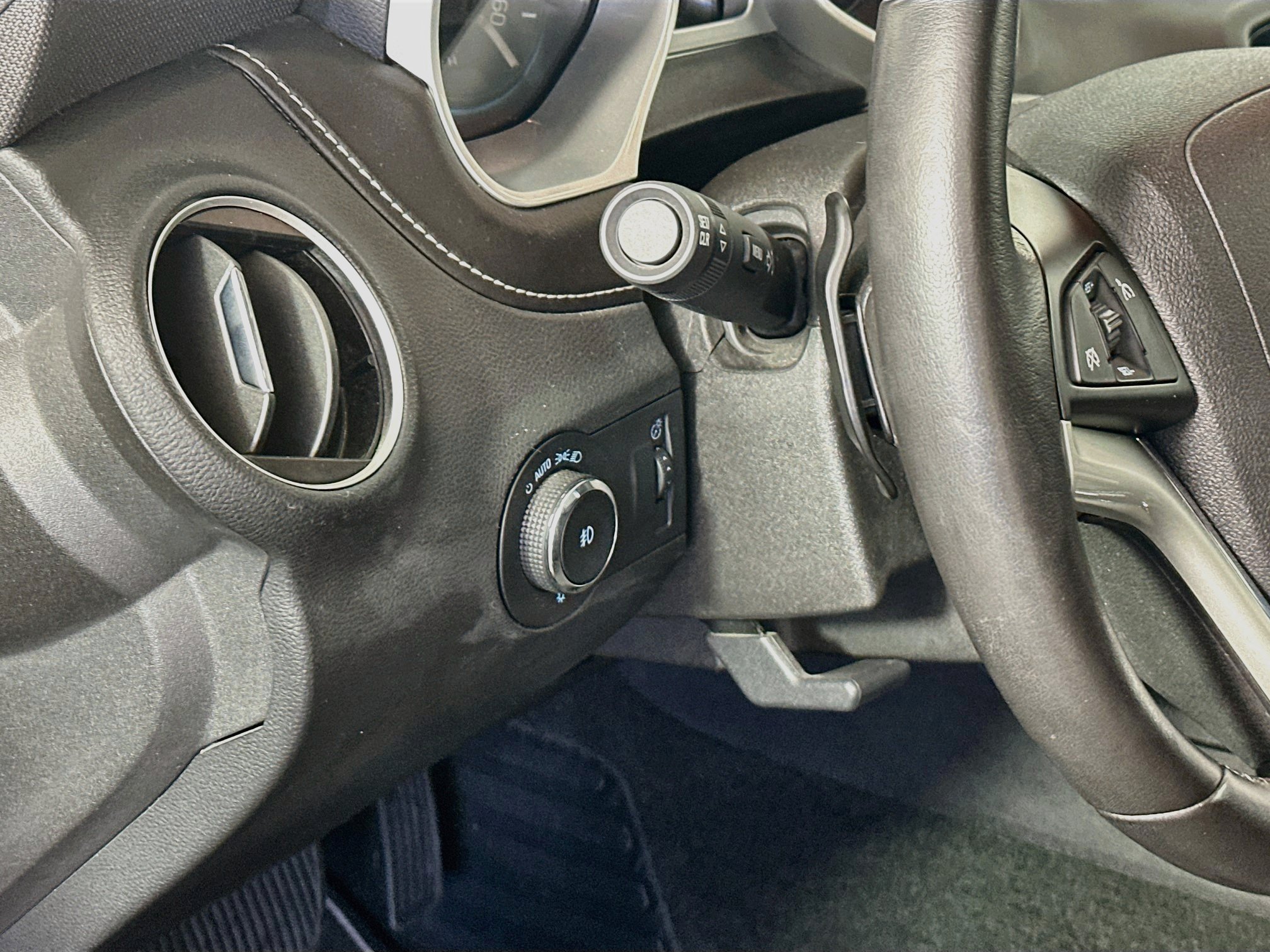 Used 2012 Chevrolet Camaro LT RWD image 17