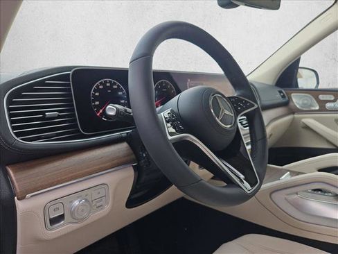 New 2026 Mercedes-Benz GLE 580 4MATIC image 3