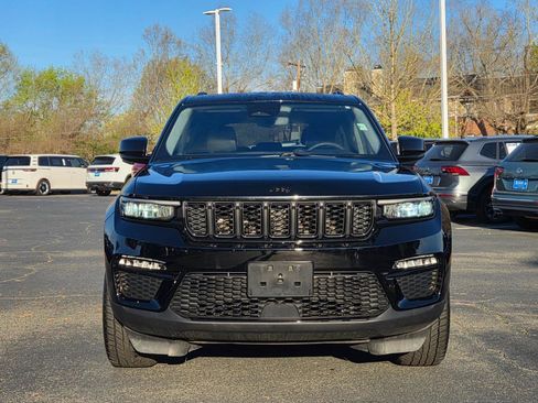 Used 2023 Jeep Grand Cherokee Limited w/ Black Appearance Package image 8