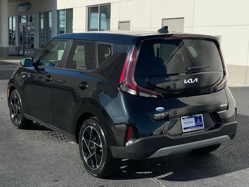 Used 2023 Kia Soul EX image 4