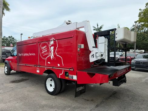 Used 2017 RAM 5500 Tradesman w/ Power & Remote Entry Group RWD image 5
