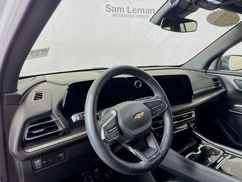 Used 2024 Chevrolet Traverse LT image 12