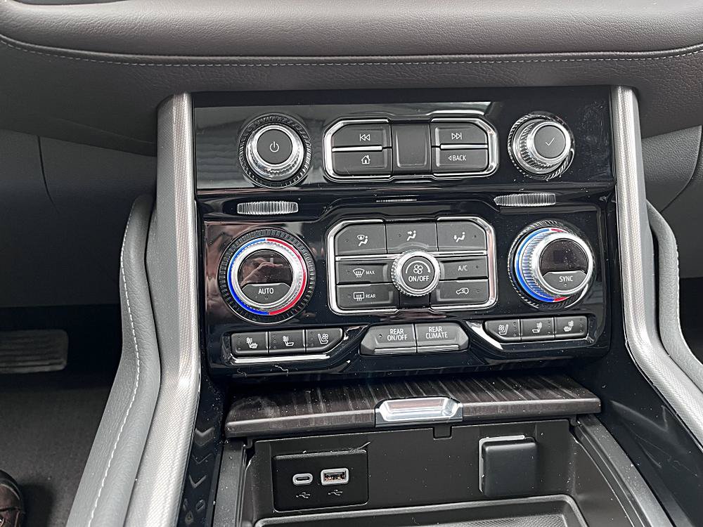 Used 2024 GMC Yukon Denali AWD/4WD image 18