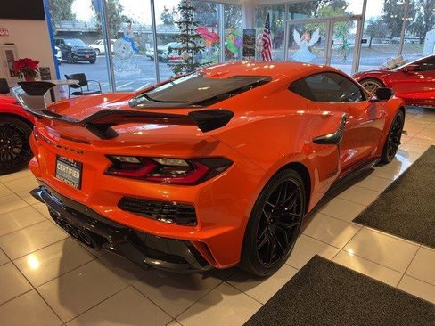 Certified 2025 Chevrolet Corvette Z06 w/ Z07 Performance Package image 5