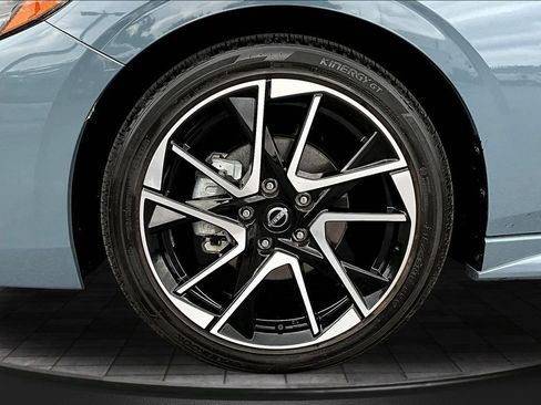 Used 2024 Nissan Sentra SR w/ SR Premium Package FWD image 37